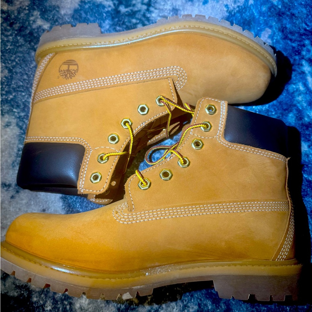 Women's Timberland® Premium 6-Inch Waterproof Boot
Size: 7